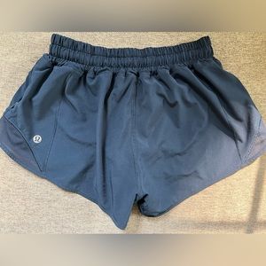 Lululemon Hotty Hot Low-Rise Lined 2.5” Short - True Navy SIZE 4